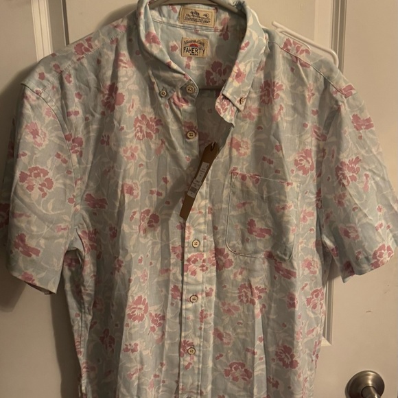 Faherty Short-Sleeve Breeze Shirt in the "Clear Waters Blossom" floral print - Picture 2 of 4